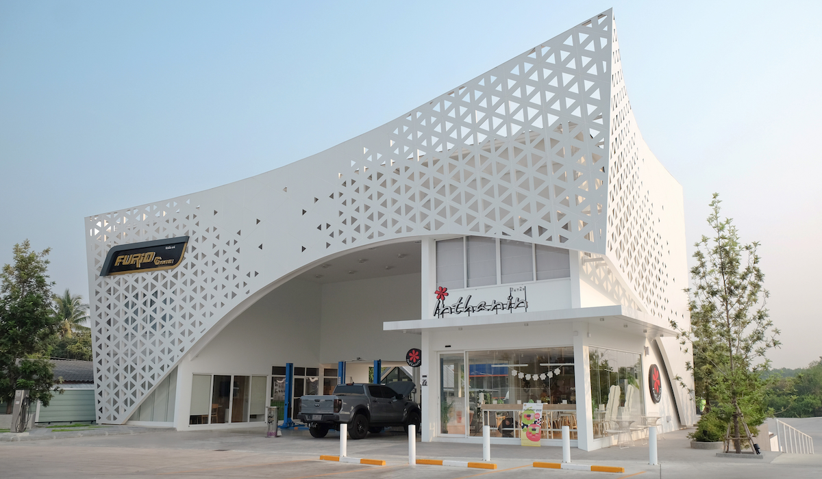 Oil Changing Building-1